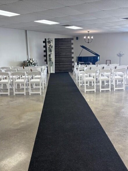 More Photos Of 1212 Packing House rd, Graham Flex For Sale