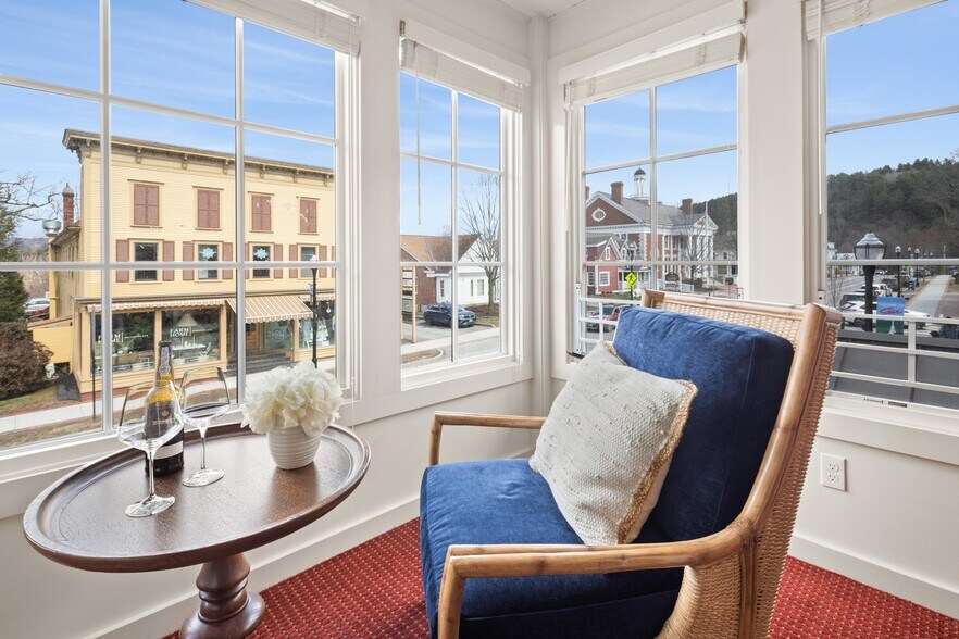 More Photos Of 18 Main St, Stowe Hotel For Sale