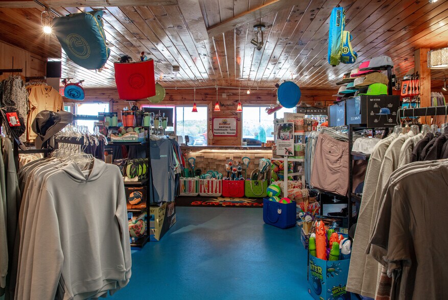 More Photos Of 894 Roosevelt Trail, Naples General Retail For Sale