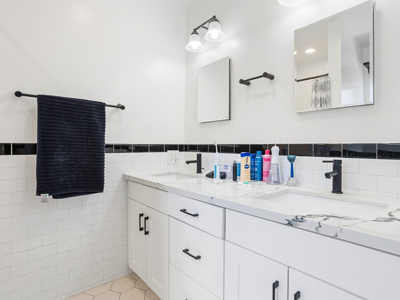 More Photos Of 7580 McGroarty Ter, Tujunga Apartments For Sale