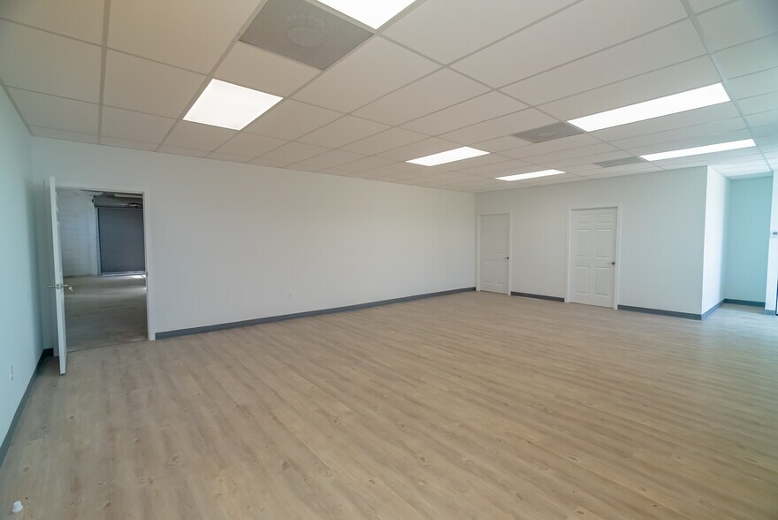 More Photos Of 2901 NW 39th St, Miami Unknown For Lease