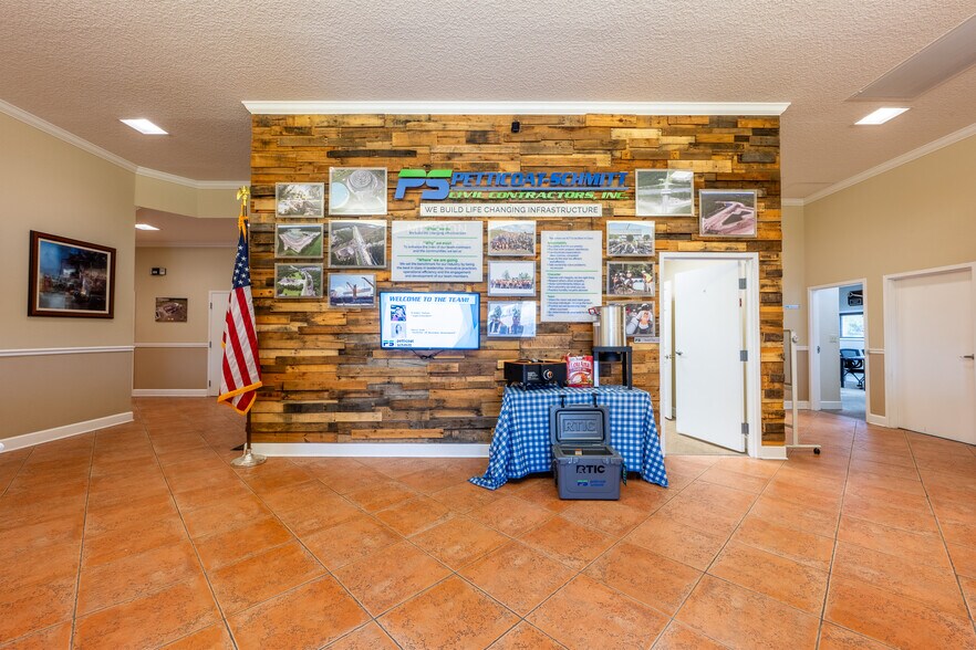 More Photos Of 6380 Phillips Hwy, Jacksonville Office For Lease