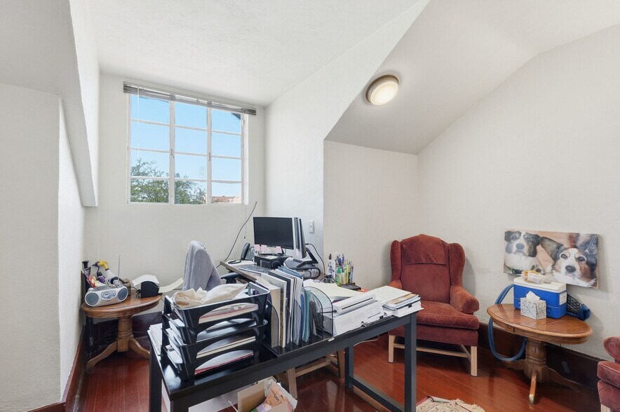 More Photos Of 1004 N 6th Ave, Tucson Office For Sale