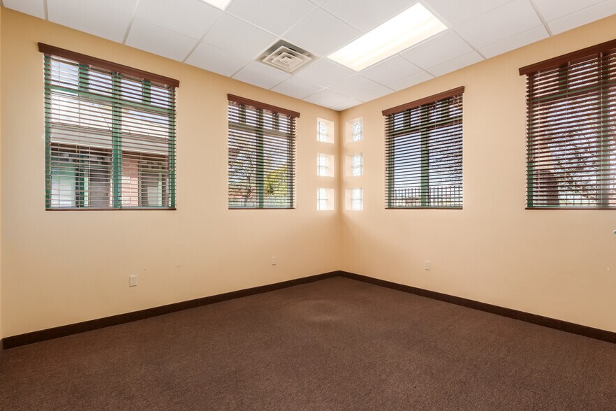 More Photos Of 2812 N Norwalk Rd, Mesa Office For Sale