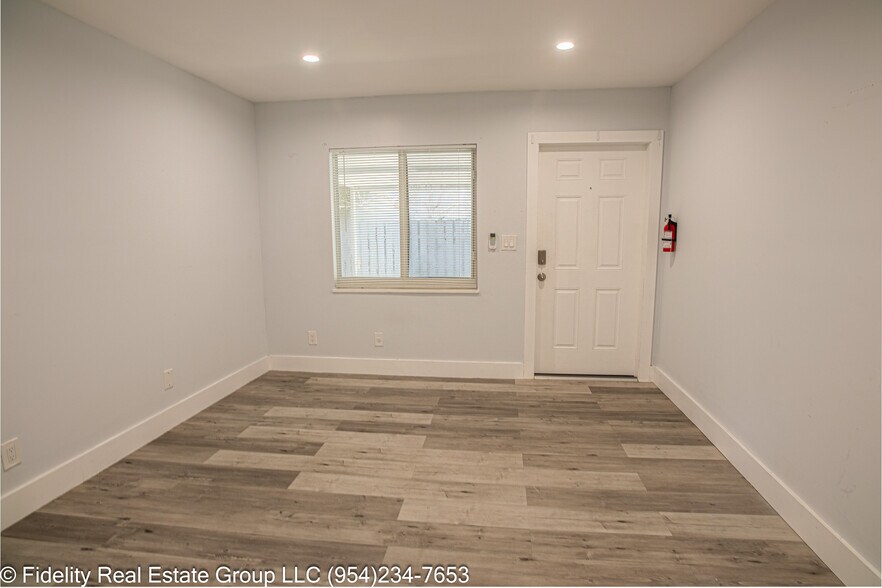 More Photos Of 2432 Sherman St, Hollywood Apartments For Sale