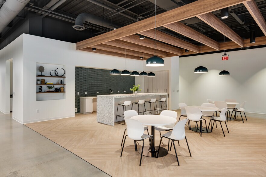 More Photos Of 455 Duke Dr, Franklin Office For Lease