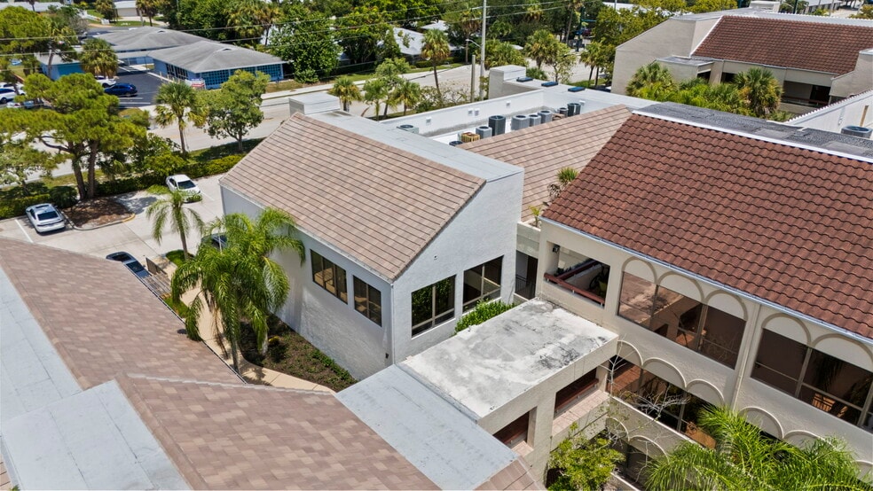 More Photos Of 900 SE Ocean Blvd, Stuart Medical For Sale