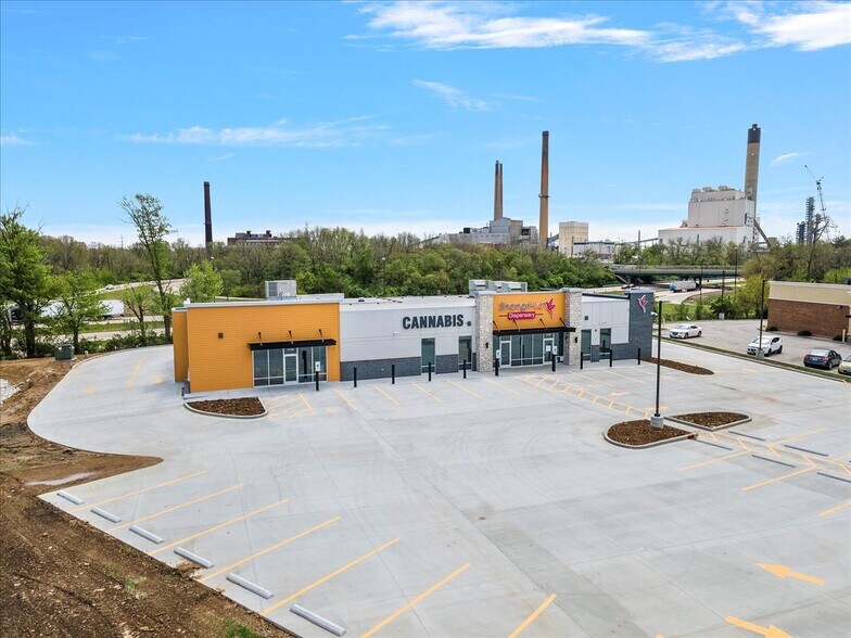 More Photos Of 3126 Dirksen Pkwy, Springfield Storefront Retail Office For Lease
