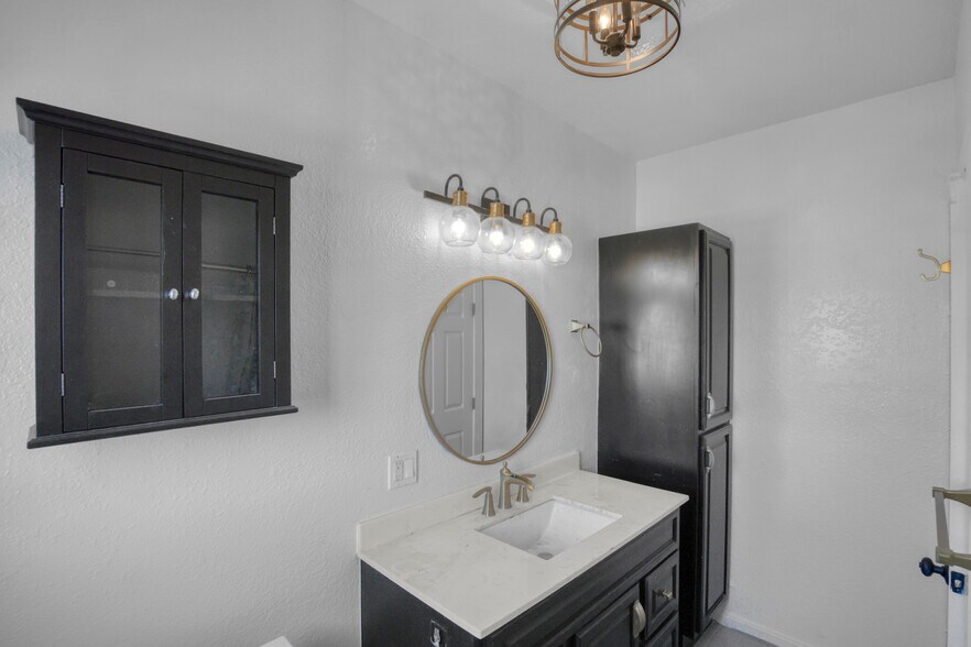 More Photos Of 5815 W Olympic Blvd, Los Angeles Apartments For Sale