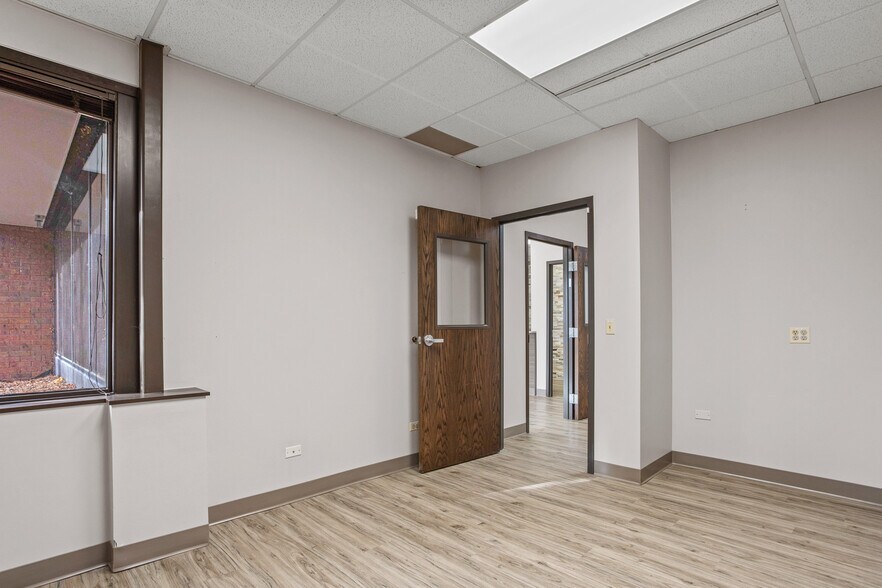 More Photos Of 10579 Bradford Rd, Littleton Medical For Lease