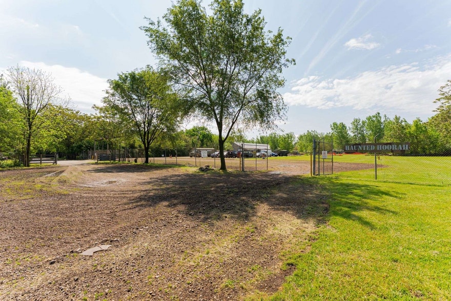 More Photos Of 311 Rose Ave, Marion Warehouse For Sale