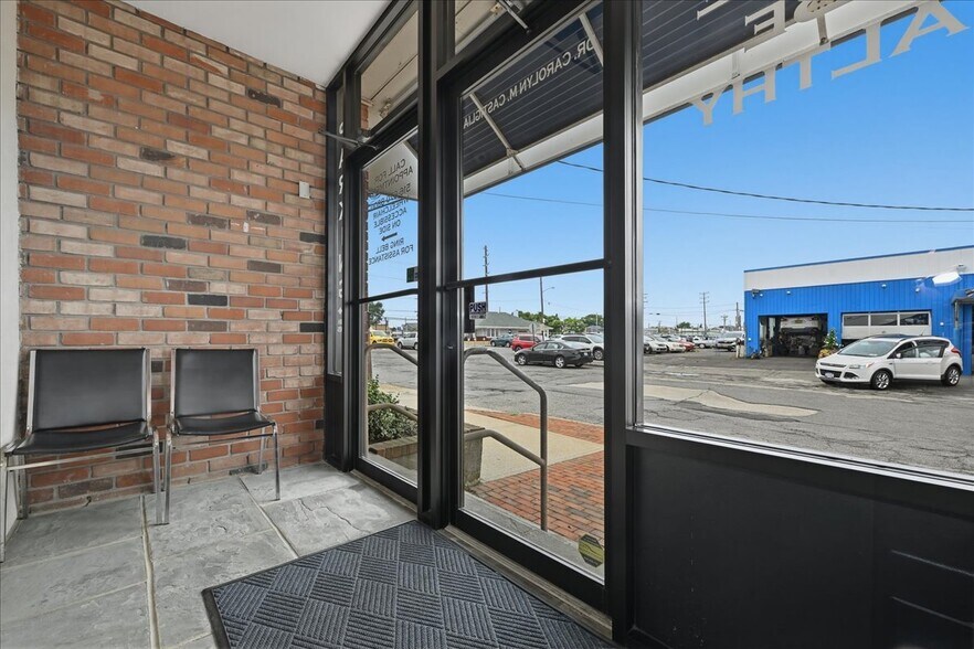 More Photos Of 3 California Pl S, Island Park Medical For Sale