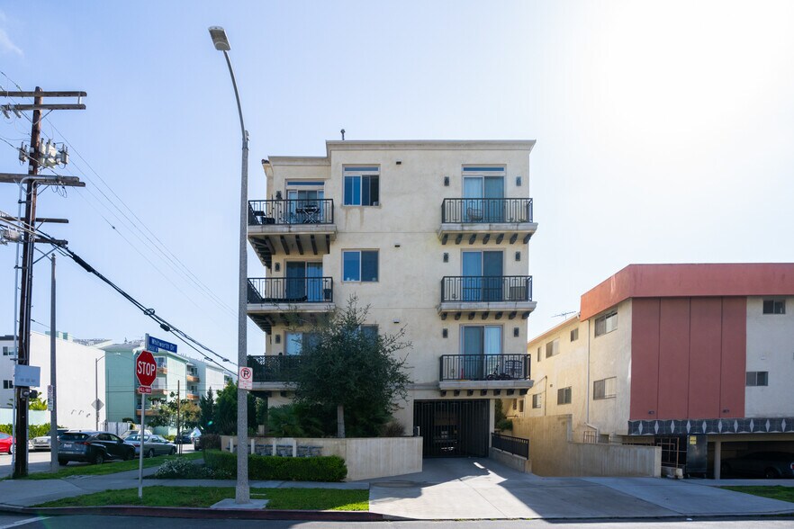 More Photos Of 8520 Whitworth Dr, Los Angeles Apartments For Sale