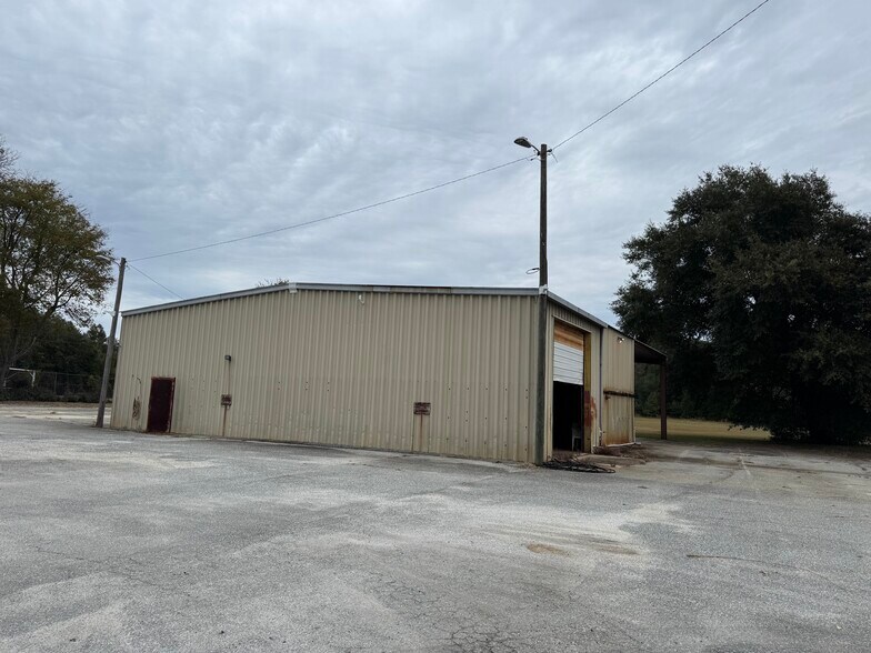 More Photos Of 1710 W Town rd, Albany Truck Terminal For Sale