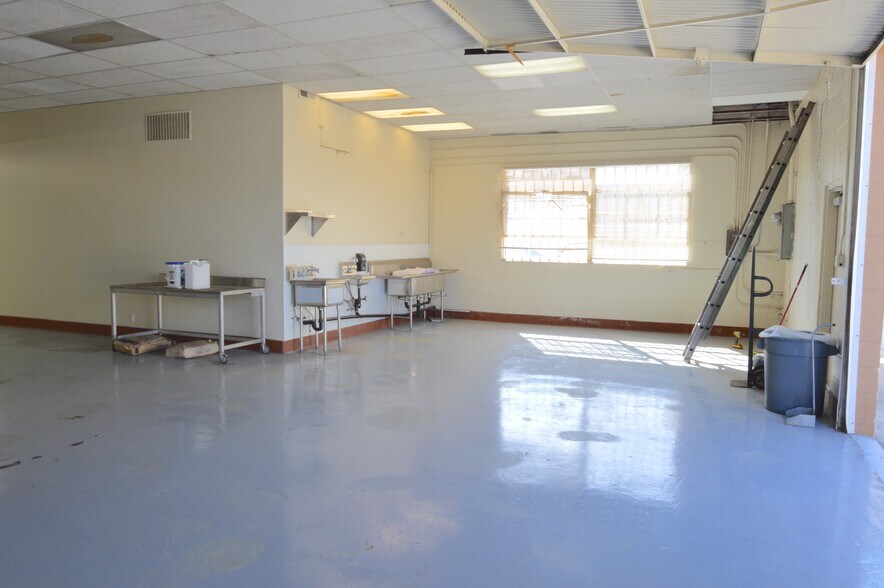 More Photos Of 3365 Martin Luther King Jr Blvd, Lynwood Unknown For Lease
