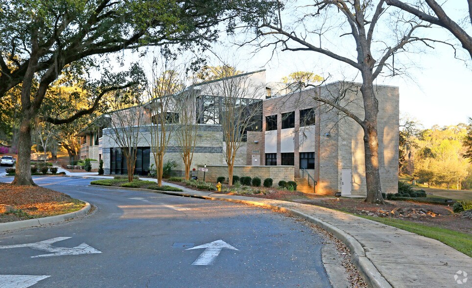 More Photos Of 1700 Summit Lake Dr, Tallahassee Office For Lease