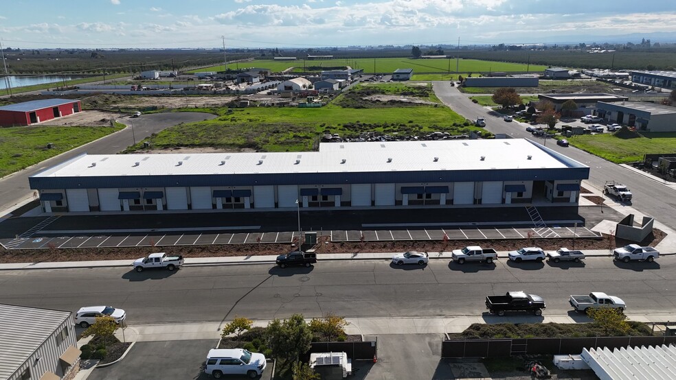 More Photos Of 1200 Montclaire Dr, Ceres Distribution For Lease