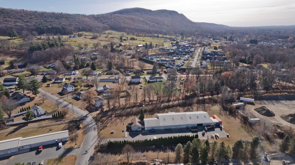 More Photos Of 16 Arthur St, Easthampton Warehouse For Sale