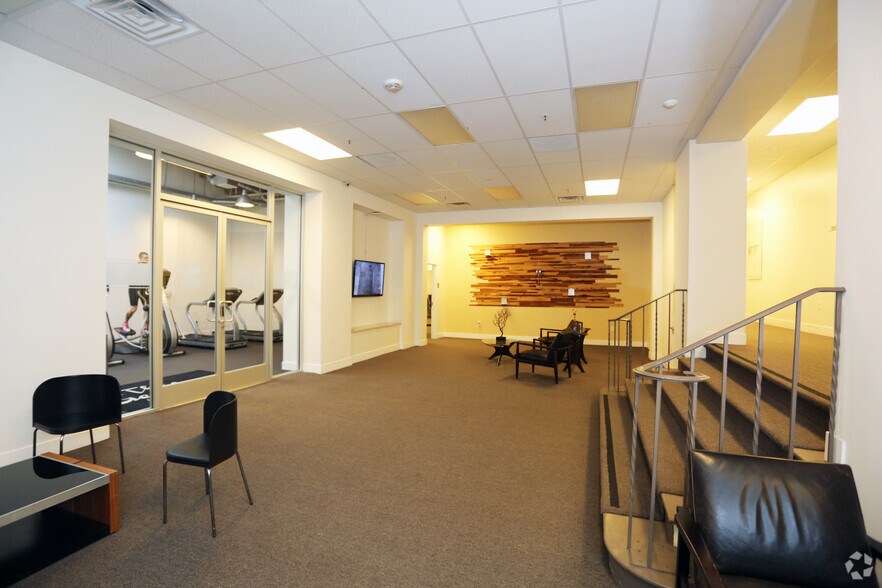 More Photos Of 5529-5533 Hollywood Blvd, Los Angeles Apartments For Lease