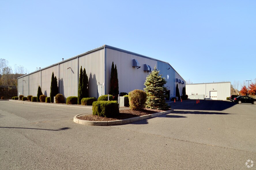 More Photos Of 32 Still River Dr, New Milford Industrial For Sale