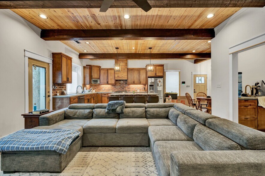 More Photos Of 1050 Whisperwood Trl NE, Cleveland Light Distribution For Sale