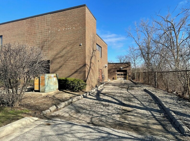 More Photos Of 24524 W 11 Mile Rd, Southfield Warehouse For Sale