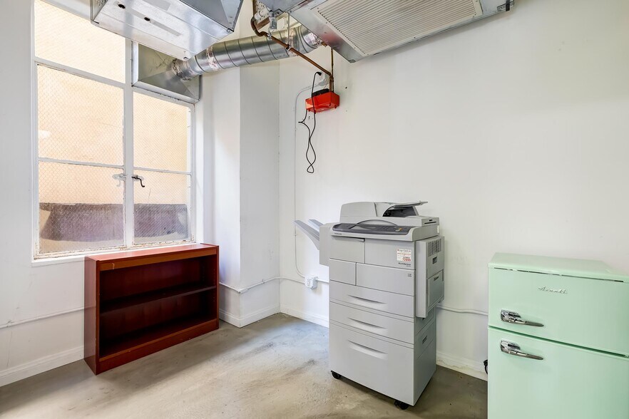More Photos Of 6253 Hollywood Blvd, Los Angeles Loft Creative Space For Sale