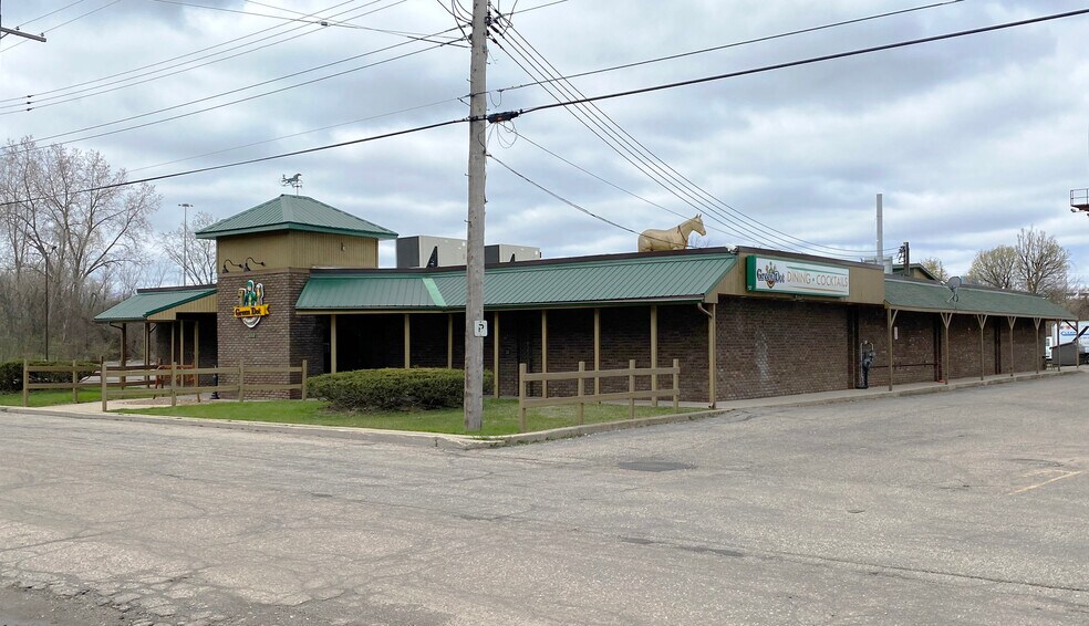Primary Photo Of 410 S Clippert St, Lansing Restaurant For Sale