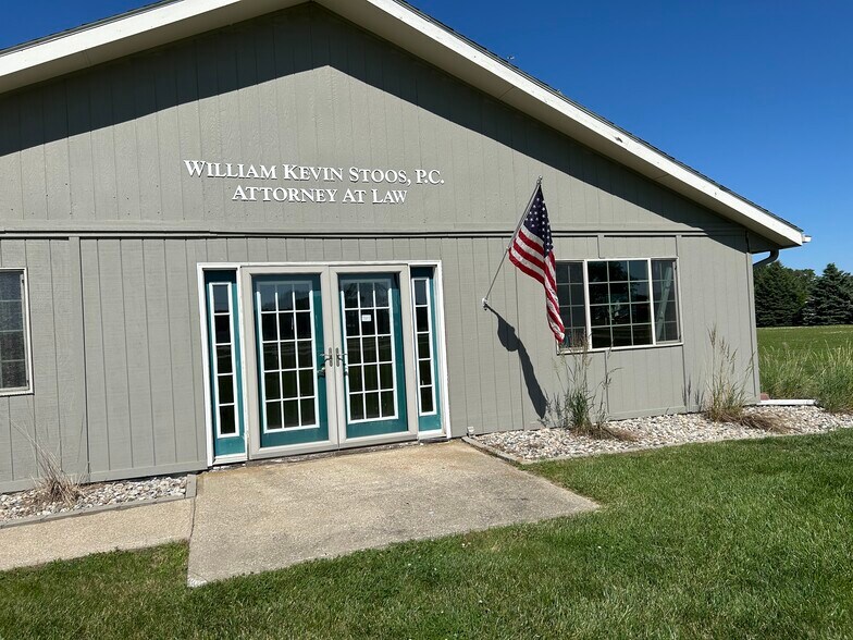 More Photos Of 335 Wycoff Dr, North Sioux City Medical For Sale