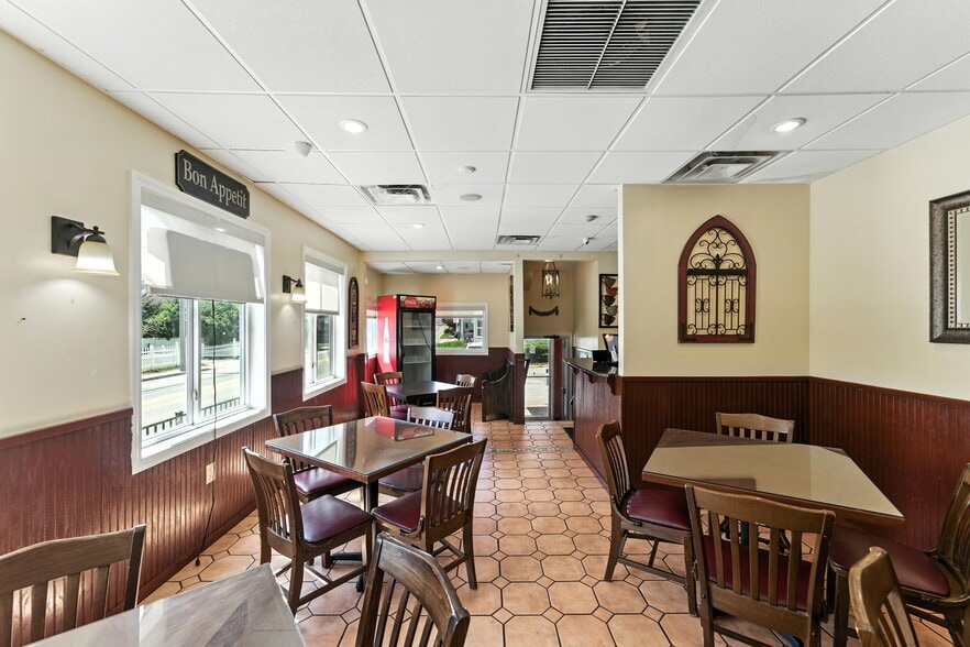 More Photos Of 568 Providence St, West Warwick Restaurant For Sale
