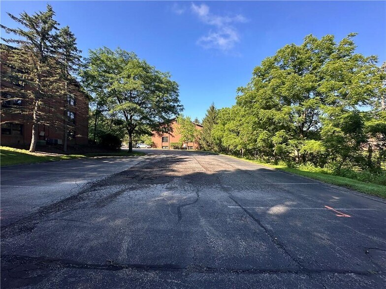 More Photos Of 300 Mcknight Park Dr, Pittsburgh Office For Sale