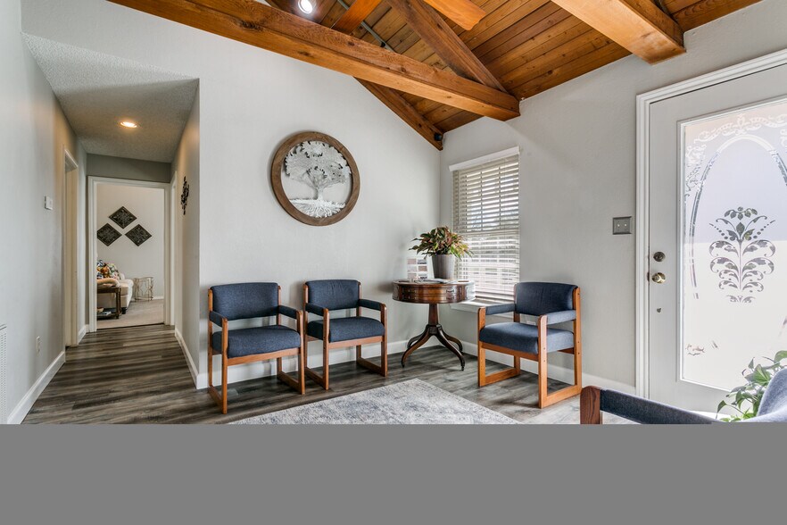 More Photos Of 725 W Purnell Rd, Lewisville Office Residential For Lease