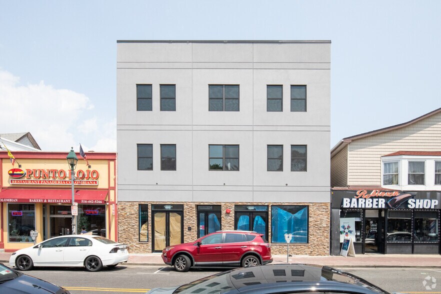More Photos Of 87-89 S Main St, Freeport Apartments For Lease