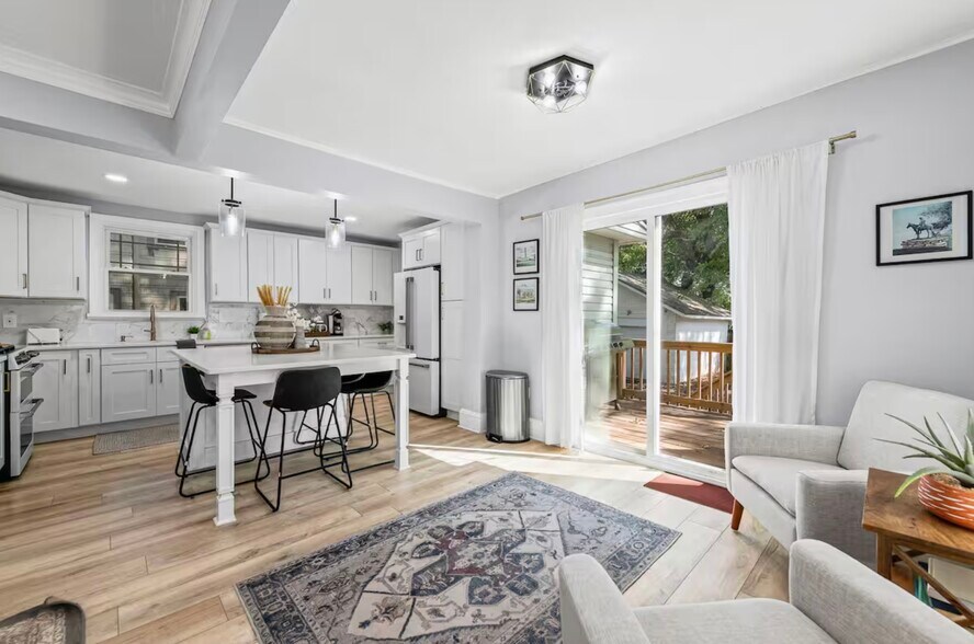 More Photos Of , Blue Springs Specialty For Sale