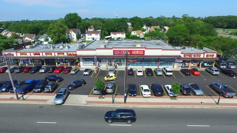 Primary Photo Of 957-979 Nassau Rd, Uniondale General Retail For Lease