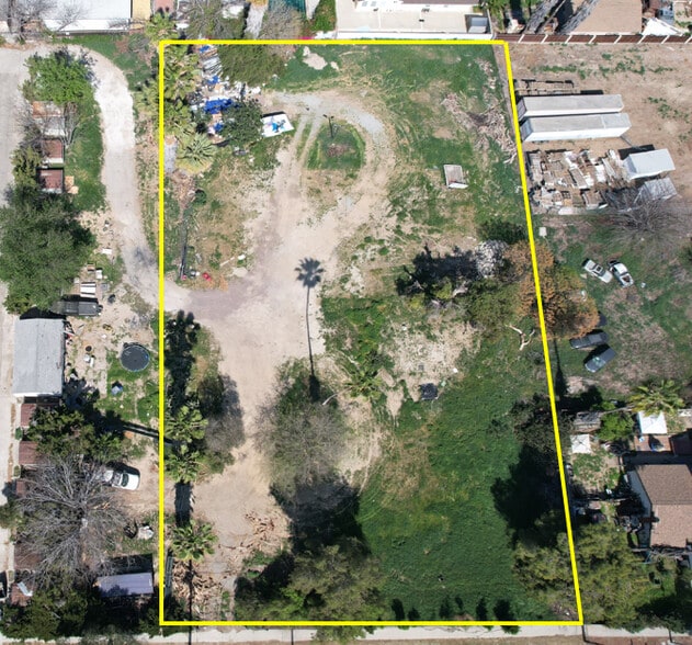 More Photos Of 18937 Saticoy, Reseda Land For Lease