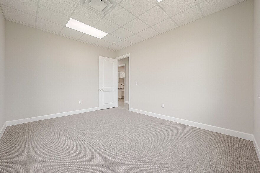 More Photos Of 26717 Westheimer Pky, Katy Office For Sale