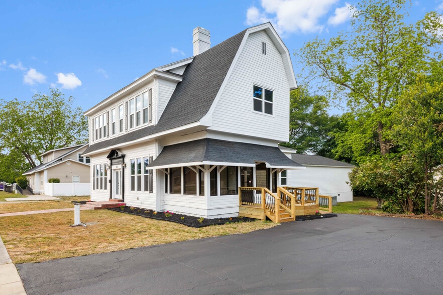 More Photos Of 504 W Broad St, Dunn Office For Sale