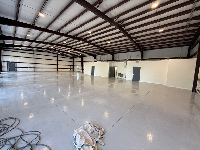 More Photos Of 6940 Sonny Dale Dr, West Melbourne Warehouse For Lease