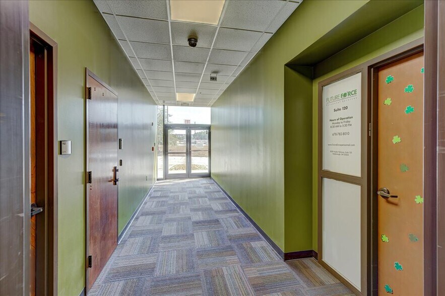 More Photos Of 2030 Avalon Pky, McDonough Office For Sale