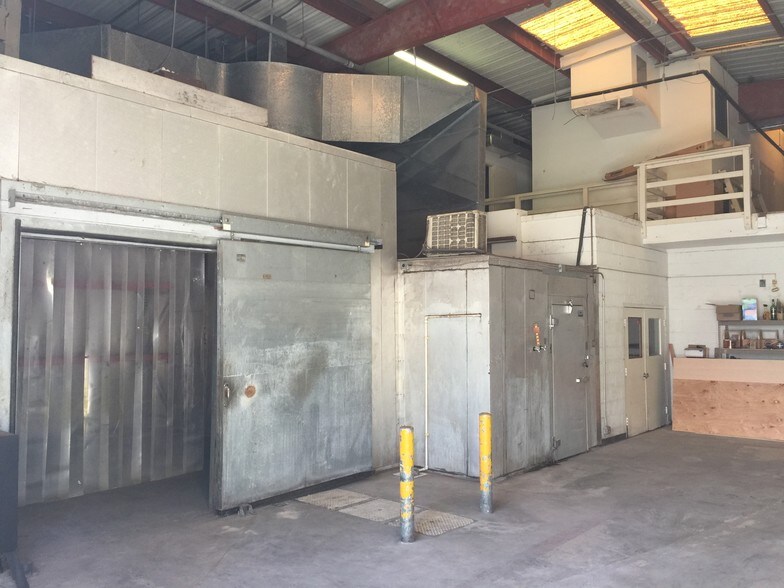 More Photos Of 2003 Colburn St, Honolulu Warehouse For Sale
