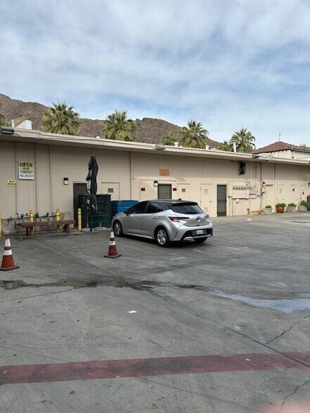 More Photos Of 252 S Palm Canyon Dr, Palm Springs Storefront Retail Office For Lease