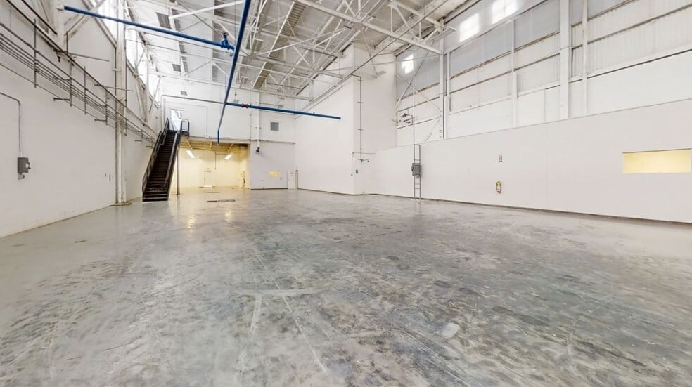 More Photos Of 799 E 73rd St, Cleveland Warehouse For Lease