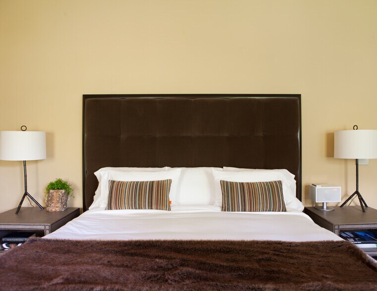 More Photos Of 1420-1428 Main St, Saint Helena Hotel For Sale