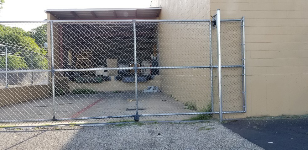 More Photos Of 5101 Gus Thomasson Rd, Mesquite Unknown For Lease