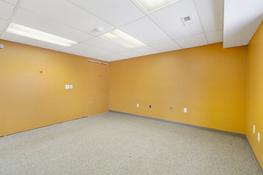 More Photos Of 771 E HWY 54, Camdenton Office For Sale
