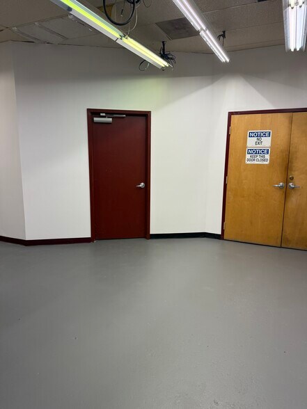 More Photos Of 369 Bradhurst Ave, Hawthorne Manufacturing For Lease