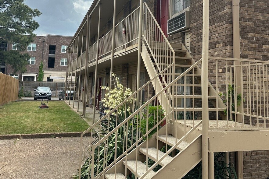 More Photos Of 737 Court Ave, Memphis Apartments For Sale