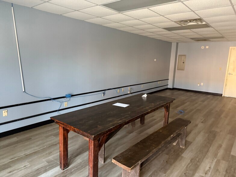 More Photos Of 5674 Cleaves Dr, Arlington Office For Lease