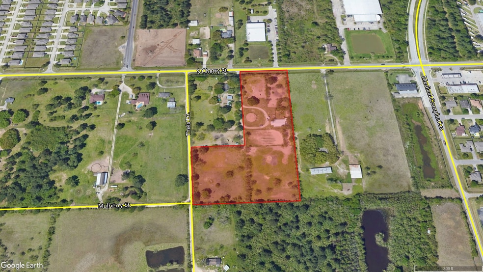 More Photos Of 1631 S Cherry St, Tomball Manufacturing For Sale